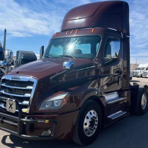 2018 FRHT CASCADIA DAYCAB